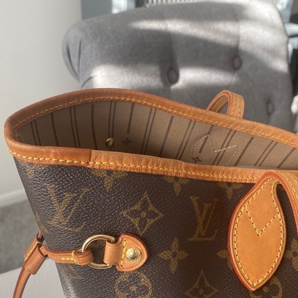 Louis Vuitton Neverfull MM Monogram - Picture 8 of 17